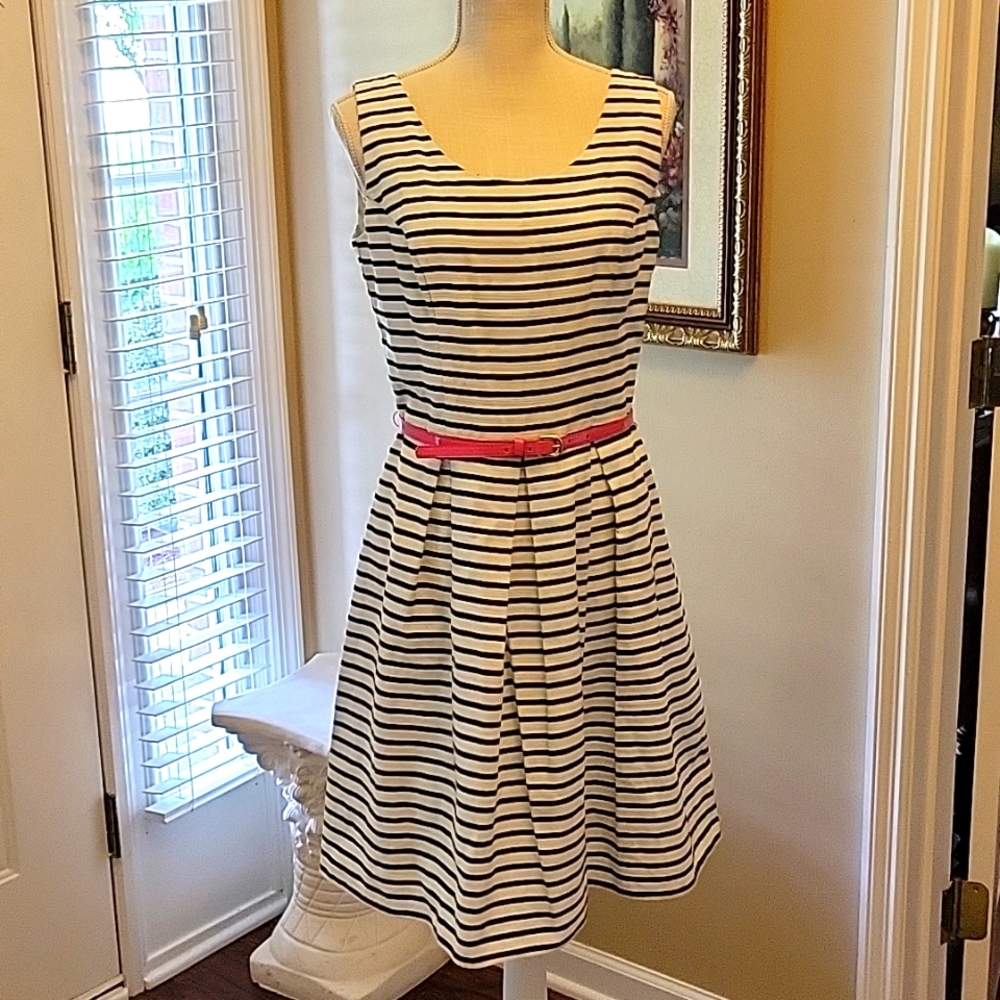 Tiana B black white stripe fit flare sleeveless dress pleated pink belt 6 EUC…